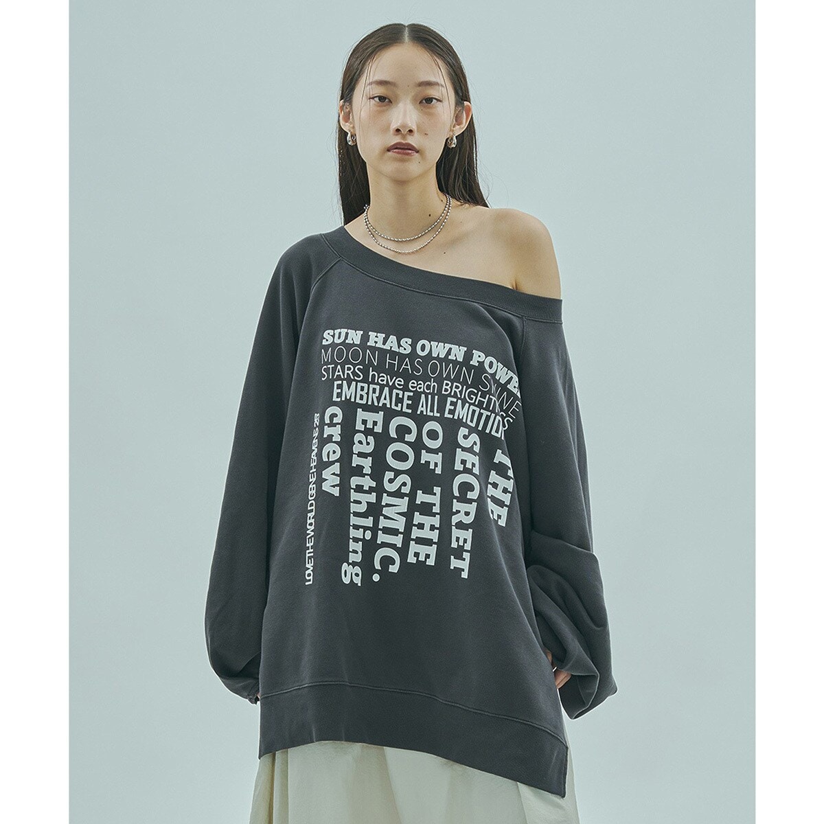 TUCK SLEEVE GRAPHIC LOGO SWEAT