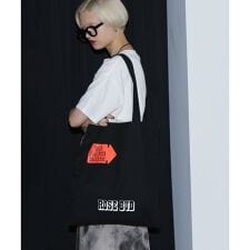 WEEKENDER TOTE BAG