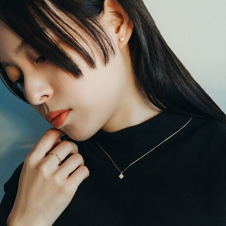 K10ダイヤモンド フラワーモチーフ ネックレス