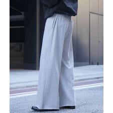 Confirm 裾カットオフ センターピンタック ワイドストレートスラックス