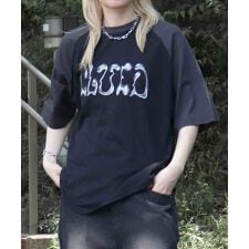 Confirm 韓国ストリートメタル文字 グランジロゴ Y2K ビッグシルエット半袖Tシャツ