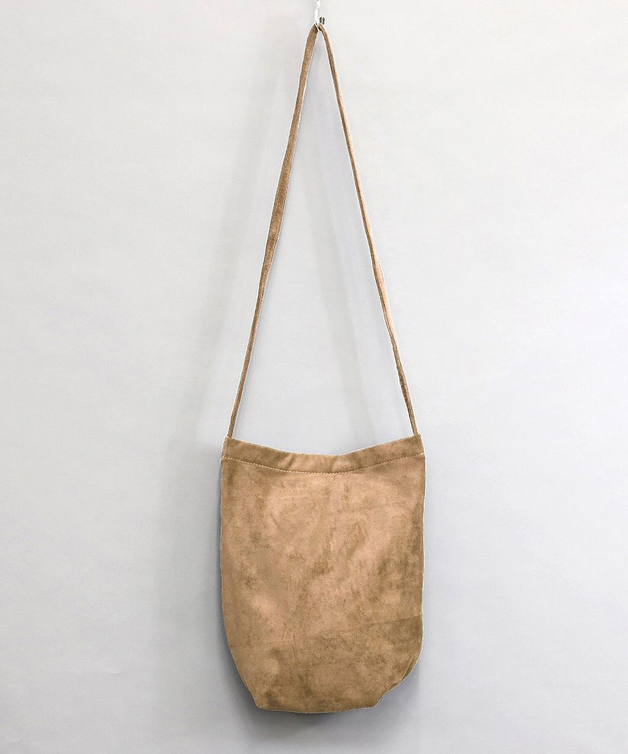 Confirm(コンファーム) スエードショルダーバッグ