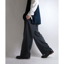 Confirm(コンファーム) センタープレス タックワイドストレートパンツ