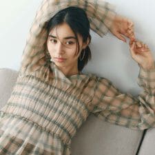 ビアンカ(BIANCA)の【トレンドミックス】シアーチェックペプラムブラウス