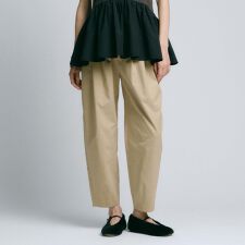 【きれいめカジュアル】カーヴィーパンツ