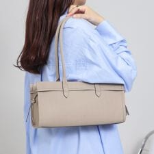 【LA MARGE】【本革】ベルトデザイン 横長 ロングハンドルバッグ