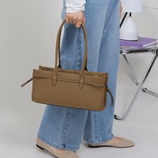 【LA MARGE】【本革】ベルトデザイン 横長 ロングハンドルバッグ