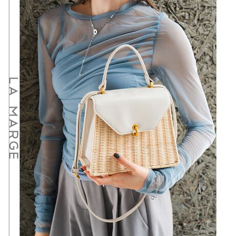 ^fނ̑`^VGbgobOBpointEi`fނȂAƂ͋CEvȃ^ƃU[̑gݍ킹őlJWAɃsb^BE_uxgdlŃnhłV_[łgp\BES[ĥЂ˂iȈۂvXBEɂ͔^̃|Pbg2tŃpXP[X⏬̎[ɕ֗BE~jz / bv / ߂̃|[` / nJ`ȂǕKvȕ͎[\ȃTCYBiEO|PbgFȂE|PbgFI[v|Pbg~2EA4Ήi22~31cm)F~Ezi10~20cmjF~Eybg{gi500mljF~Eybg{gci500mljF~ӎVRfނgpĂ̂ŁAȂǂꍇ܂Bfނ̓ƂĂBVRfނgpĂ邽߁ATCYɂ͌̍܂B\߂B^͓AgQ̂ꂪł邱Ƃ܂BߗނȂǂtȂ悤ӂB͈肹AJb^[nT~Ȃǂłꕔ𒚔Jɐ؂ĂBfpʐ^͎BeɂAۂ̃J[ƑقȂꍇ܂B\߂Bi̐F̖ڈ́AiP̂̉摜QƂB------------------------------------------LAMARGE(}[W)-tHƃoXkɌvZAChicMinimalłȂ珗炵_炩fUC̃ACeāBmIŏiȏ̂߂̃t@bVObYuhB----------------------------------------îCɓo^ @n[g}[NNbNIJ[̍ēגʒmAZ[m点܂BVbv̂Cɓo^ @ViēגʒmȂǁAȏ󂯎邱Ƃł܂B[^:94108]