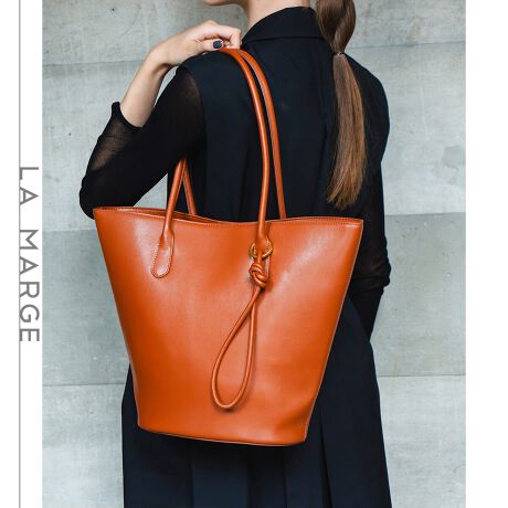 |CgɂȂ郌U[L[O`[t̃oPc^g[gobOpointEcVGbg̃oPc^͎[͔QBEobO͎̒d؂̂ȂLXXy[XŎg₷BEVvȃfUCŃ}`ɎgׁAIIt킸g܂BE}OlbgJŕ̏oꂪ₷AU[L[O`[ANZgɁBEɂ̓t@Xi[|PbgƃI[v|Pbgtŏ̎[ɂ֗BEU[fނ͒ĝŃMtgɂIXXłiEO|PbgFȂE|PbgFt@Xi[|Pbg~1AI[v|Pbg~2EA4Ήi22~31cm)F~Ezi10~20cmjFEybg{gi500mljFEybg{gci500mljFfpʐ^͎BeɂAۂ̃J[ƑقȂꍇ܂B\߂Bi̐F̖ڈ́AiP̂̉摜QƂB------------------------------------------LAMARGE(}[W)-tHƃoXkɌvZAChicMinimalłȂ珗炵_炩fUC̃ACeāBmIŏiȏ̂߂̃t@bVObYuhB----------------------------------------îCɓo^ @n[g}[NNbNIJ[̍ēגʒmAZ[m点܂BVbv̂Cɓo^ @ViēגʒmȂǁAȏ󂯎邱Ƃł܂B[^:99117]