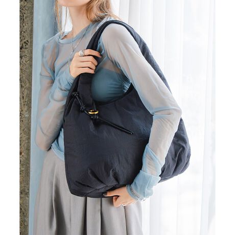 ۂ݂̂VGbgŕLX^CɃsb^ȃg[gobOBpointEiCfނgpĂ̂ŌyʂŃfC[Ɋ􂵂܂BE߂̃V_[ŌɊ|₷̂|CgBEA4TCYΉ̑eʃTCYŒʋ΁AʊwobOɂEobOԌ̓}OlbgŃTbƉוo₷݌vłBEANZgɂȂ錋іڃfUC`[tBiE`[tEO|PbgFȂE|PbgFt@Xi[|Pbg~1AI[v|Pbg~2EA4Ήi22~31cm)FEzi10~20cmjFEybg{gi500mljFEybg{gci500mljFfpʐ^͎BeɂAۂ̃J[ƑقȂꍇ܂B\߂Bi̐F̖ڈ́AiP̂̉摜QƂB------------------------------------------LAMARGE(}[W)-tHƃoXkɌvZAChicMinimalłȂ珗炵_炩fUC̃ACeāBmIŏiȏ̂߂̃t@bVObYuhB----------------------------------------îCɓo^ @n[g}[NNbNIJ[̍ēגʒmAZ[m点܂BVbv̂Cɓo^ @ViēגʒmȂǁAȏ󂯎邱Ƃł܂B[^:99160]