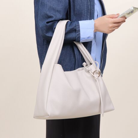 _炩ȃtFCNU[gpV_[obOBpointE}bgŏiȃV{̂鎿ŁAItBXX^C╝LV[Ŋ􂵂܂BE߂̏_炩ȃV_[xgւ̕SyĂ܂E500ml{g / z / RX|[` / X}zfC[gɃsb^ȃTCYBEobOԌ̓}OlbgŁẢוo₷̂|CgBEɂ3̃|PbgtĂ̂ŁAbvX}z̎[ɕ֗BEO\ȌіڃfUC`[tŃANZgvXĂ܂BcoordinateEx[VbNȃJ[WJŃItBXJWAɂ킹₷JWAȃX^ĆA͂ACeƂĂg܂BiE`[t(O\)EO|PbgFt@Xi[|Pbg~1E|PbgFt@Xi[|Pbg~1AI[v|Pbg~2EA4Ήi22~31cm)F~Ezi10~20cmjFEybg{gi500mljFEybg{gci500mljF?fpʐ^͎BeɂAۂ̃J[ƑقȂꍇ܂B\߂Bi̐F̖ڈ́AiP̂̉摜QƂB------------------------------------------LAMARGE(}[W)-tHƃoXkɌvZAChicMinimalłȂ珗炵_炩fUC̃ACeāBmIŏiȏ̂߂̃t@bVObYuhB----------------------------------------îCɓo^ @n[g}[NNbNIJ[̍ēגʒmAZ[m点܂BVbv̂Cɓo^ @ViēגʒmȂǁAȏ󂯎邱Ƃł܂B[^:99195]