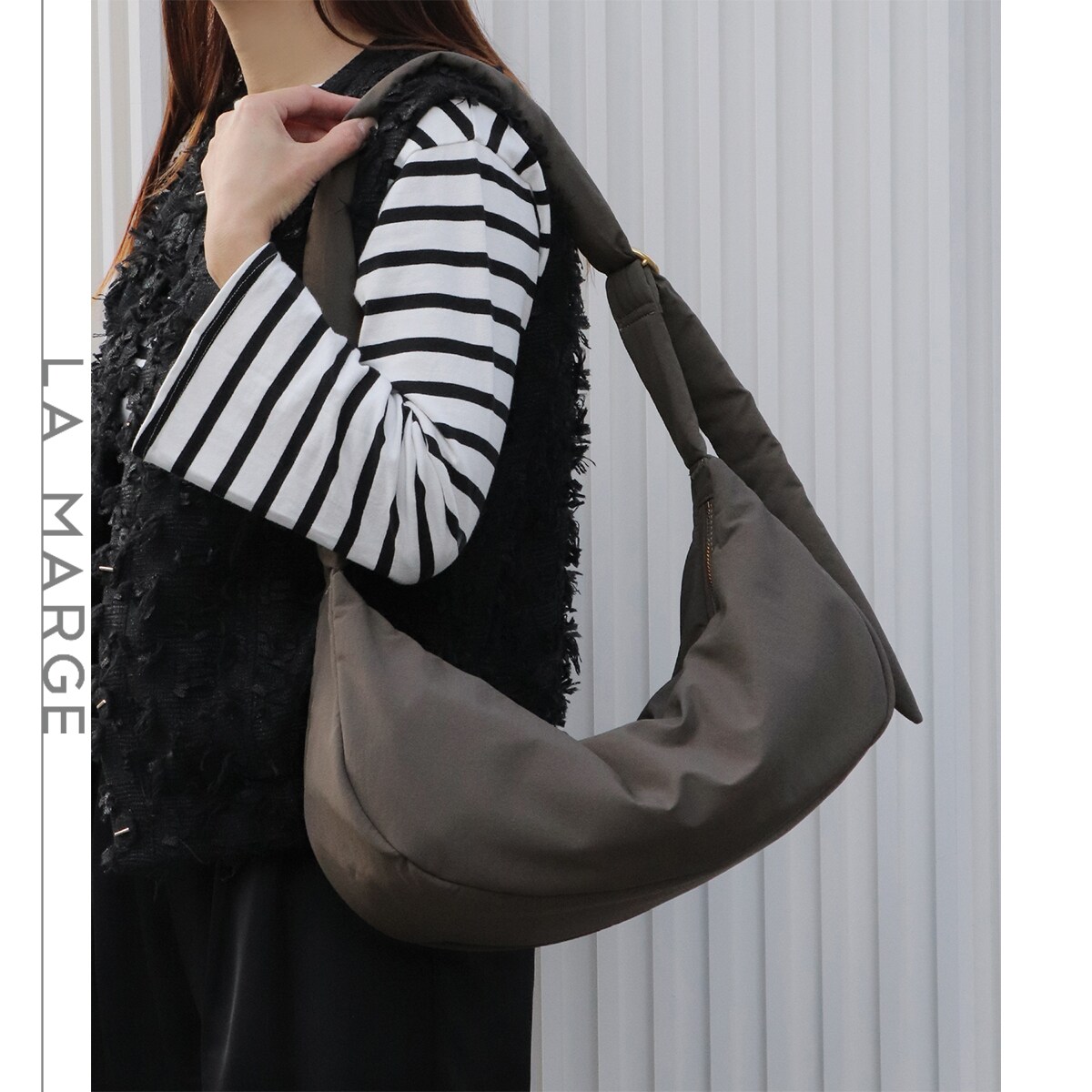 LA MARGE】【軽量】マットナイロン ハーフムーン ショルダーバッグ