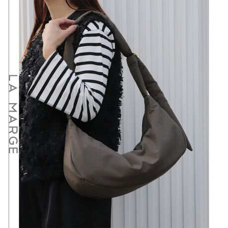 }bgȃiCfނgpg蔲Q̃V_[obOpointEn[t[^̃tHŃghvXBEȓ̃V_[ŁAdוĂւ̕SyBE|΂ߊ|܂ŁAV_[̒\BE500mlybg{gzA|[`AiPadȂǂeʃTCYBEobO̓AeB[NS[hJ[ŃJWA߂ȂۂɁBE|Pbg3tŏ[ɕ֗BEVvŋ@\˔obOŃjZbNXłg܂BiEO|PbgFȂE|PbgFt@Xi[|Pbg~1AI[v|Pbg~2EA4Ήi22~31cm)F~Ezi10~20cmjFEybg{gi500mljFEybg{gci500mljF~fpʐ^͎BeɂAۂ̃J[ƑقȂꍇ܂B\߂Bi̐F̖ڈ́AiP̂̉摜QƂB------------------------------------------LAMARGE(}[W)-tHƃoXkɌvZAChicMinimalłȂ珗炵_炩fUC̃ACeāBmIŏiȏ̂߂̃t@bVObYuhB----------------------------------------îCɓo^ @n[g}[NNbNIJ[̍ēגʒmAZ[m点܂BVbv̂Cɓo^ @ViēגʒmȂǁAȏ󂯎邱Ƃł܂B[^:99144]