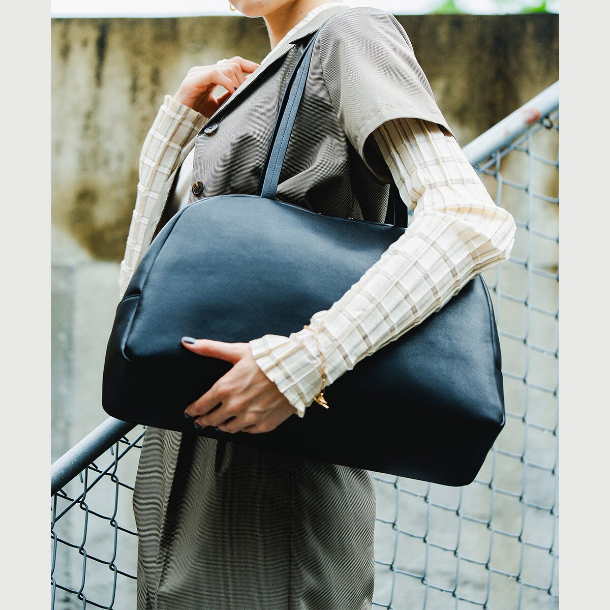 本革 レザー】【日本製】 【A4ファイル対応】ペルケ 姫路エアリー