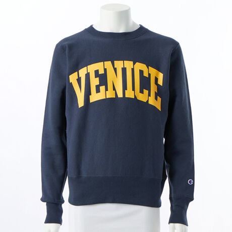 [^:C3-C022]Champion(R)i`sIj̃XEFbgVćAuU LO Iu XEFbgVcvƕ]قǁAȆ̃t@ɈĂ܂B`sI\鐻@́uREVERSE WEAVE(R)io[XEB[u(R)jvB􂤂قǂɃ^tɂȂAނقǂɓƓ̕□o闠NёfނgpuREVERSE WEAVE(R) 11.5oz. Terry Fleeceio[XEB[u(R) 11.5IX e[t[XjvV[ỸN[lbNXEFbgVcłBRbgfނ͊ɔzĐYꂽTXeiuȃAJȂ100gpB{͏cɎg鐶nɎgpuREVERSE WEAVE(R)v@ɂďc̐n̏k݂hƓɁAeɁuEXPANSION GUSSETiGNXpVK[bgjvt邱Ƃŉ̏k݂ւ̉eȂA₷ɔzĂ܂BI[ZeBbNȃVGbgB̃vg̓`sIuhƐea̍JbWOtBbNɗƂ񂾂́BVo[O[AN[CG[AI[g~[̃{fBɂ͐ݍ݃vgAu[O[̃{fBɂ̓o[vggpĂ܂Bl[^O1970Nヂf́uP^OviPF^Oj̗pB