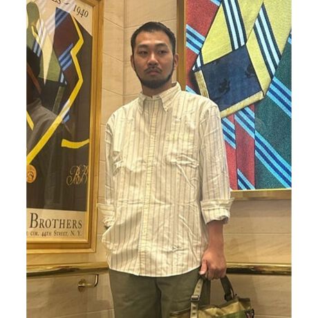 [^ԁFP25330100221432]VOl`[XgCvڂ{^_Ei|J[jtCf[VcBrooks Brothers̃W^^CfiƂAVOl`[XgCṽtCf[VcłB[݂̋⑳̃V[OȂǁA`fBe[͂̂܂܂ɒZ߂ɐݒ肵tCf[VćA^bNCłAEgłoX悭܂BEHbVABe[Ŵ悤ȏ_炩ȕƁAoĎRF悤Ȗ킢̂F\܂B􂢂炵łT}ɂȂAނقǂɖ킢ƈĂꖇłBɃ|Pbgt^bNAEgĂȂZ߂̒䁡{^_Ei|J[jVc͑nƎ҂̑AWEEEubNXpŃ|Zϐ킵ہAI肪v[̎זɂȂȂ悤ݐ{^ŗ߂ĂƂqgɍlĂA1900NɃAJŏ߂Ĕ̔܂Bt@bVjł͕킳ꂽƌABrooks BrothersےACêЂƂłBdlE݌^F{^_Ei݂̒8.6cmjEobNv[cFZ^[{bNXv[cEFEJtFEhoJti_u{^jE|PbgF