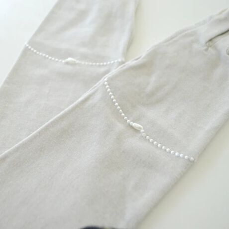 [^:L029]Yȃp[Ə_炩ȖȑfނōĂ܂B܂́AUVLɃJbg܂B܂AʋCAĖ̖ڂL}悤ȃubNJ[łBwɓdbVfނ̗pAUVJbgH{A܂𑕒܂܃X}[gtHȂǂ̑삪\Ȏ܂łBǑ΍ɂX}[gȃIvVƂĂp܂BO^CvB~ߕtB