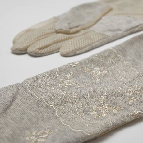 [^:L019]50̖ȂzAL̃`N`NɘaȖfނUVA[Jo[܁B_炩KȒSnŁANʂĉKɒpł܂BwɓdbVfނ̗pAUVJbgH{A܂𑕒܂܃X}[gtHȂǂ̑삪\Ȏ܂łBǑ΍ɂX}[gȃIvVƂĂp܂B