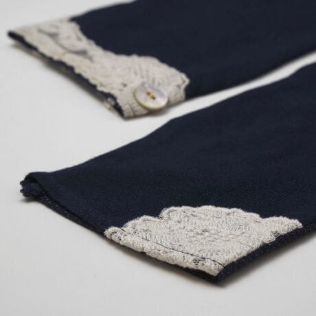 [^:L044]bgVF{^UVA[Jo[܂́AUVJbg@\A㉺Ƀ[X{fUCłB|Cg̃{^ANZgƂȂASFWJőI\łBhCuAOȂǉĂ̗lXȃV[ɍœKȎ܂łBw敔_炩JĂAX}[gtH̑AKoȂǂɂ֗łB