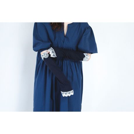 [^:M003]ō̒SnڎwāAnӂƂ܂BɐG邽ъґȂЂƂƂoAVõRbg100%fނłBA[Jo[{̂̏㉺Ƀ[X{iȃfUCŁAĂ\ĥ݂Ȃ炸AtF~jȃIVGKgɎ܂BIItʂ킸AZ~OTCYȂł͂̒SnƃfUCō܂Ŋ̂ȂVyݕǋł܂Bw敔_炩JĂAX}[gtH̑AKoȂǂɂ֗łB