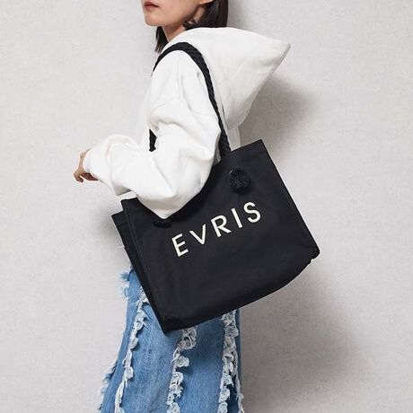 [^:EVR-20180B]y2025NH~VACezR[fBl[gɓ݂₷VvȃfUCŁAI[V[YdIy₩AA4yXȃJWAg[g͎ĂđIƂ̃LoXEfjnō邱ƂƂ͈Ⴄ|CgIwɂ͖ܘ_̂ƁAPCĂdg[gƂĂAʋ΁Eʊwɂ劈ByʂȂ̂Ń}}obOETuobOɂsb^ȃTCYIʂɏ|PbgAwʂɑ|PbgATbƎd̂́BEHbVfĵݔwʃ|PbgɃXibv{^tĂ܂B𑾂̂郍[vɂ鎖ŁAԂ̎gpłɂȂɂAfC[ɂg܂B̃[v͏F̎D鎖ŁAi`ɎdグĂ܂BVvȃSȂ̂ŕI΂Ȃ̂߃|CgĨ|Pbgɂ͑zSUNNY}[N`@C̏o|CgłB傫߃TCYȂ̂ŃI^̂ɂ^//g[gobO`EVRIS`BRAND CONSEPT   uNEW STREETvV[I΂ȂŒSTREET  STYLEX^_[hȃACeIŗVѐŜACe܂ŕLčŐ[K}}ŗ~ȏ̎qɊǗp