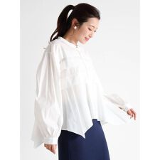 タックデザインブラウス