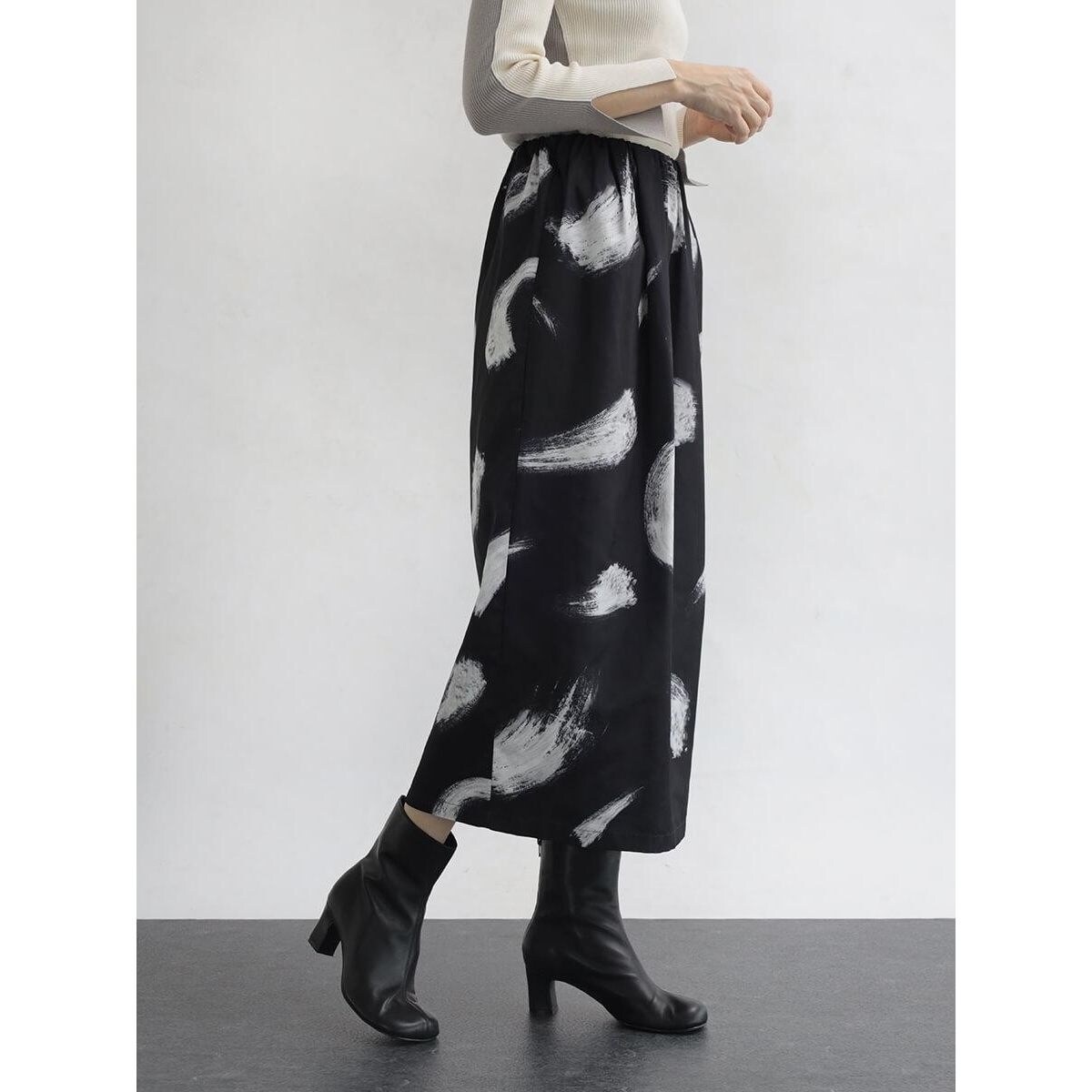アーガブラック（AgaBLACK）/漆喰プリントツイルスカート 漆喰プリントツイルスカート | アーガブラック(AgaBLACK) | マルイ