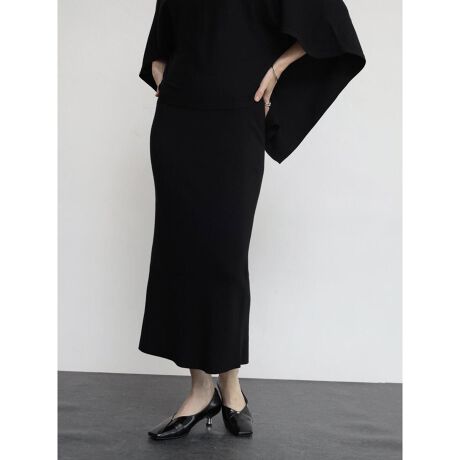 [^ԁF272100036]fފ炩ȎƔ̃[fށBy₩ȒpƃVɂȂÂ炢̂|CgłBfUCʂ킬Ƃ~j}ICVGbg̃XJ[gBEGXg͑SdlŃC[W[ɒEƂƂڂfUCɁBɂ͐[߂̃Xbg{A΂̗ǂƔvXBтɔh郉C͂łBZbgAbvƂĂ̒p͂AVcJbg\[ƍ킹ĕL񂹂ꖇłBBrand ConceptAga Black / A[KubNubNłꂽe[}ɂAgaWJubNCBubN݂̂1FWJőfނ␶n̎ςA\LȃubNoB fF170cmfނgpjbgi271100031j܂BBe摜́A̓₨g̃j^[ݒȀƖɂۂ̏iƐFقȂꍇ܂BԎɋ߂F͐n摜ł܂B9icmjXJ[g:82EGXg:5EGXg:68`78qbv:82