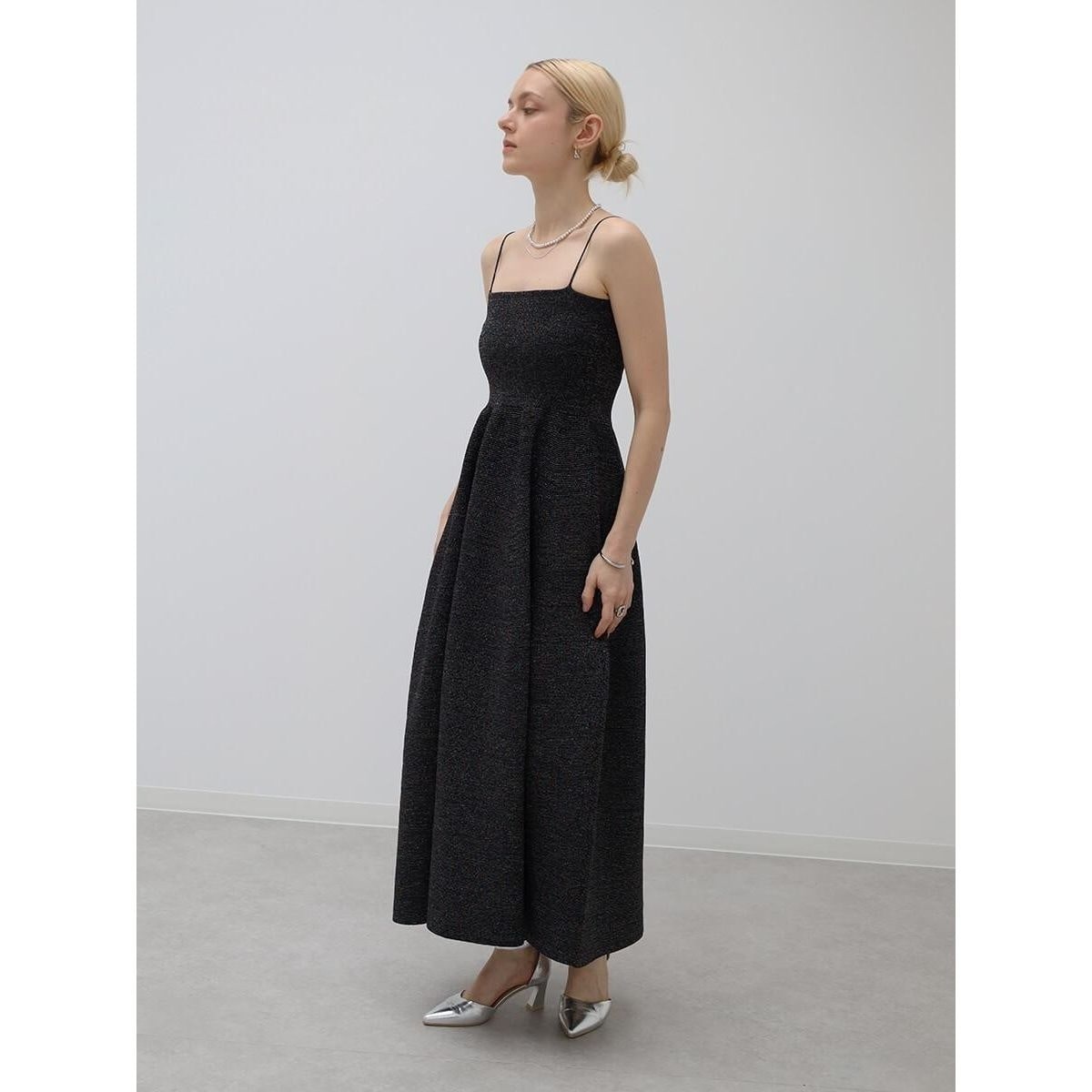 シアーパフスリーブロングワンピース | アーガブラック(AgaBLACK