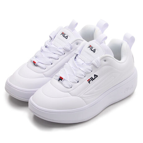 [^:5RM02983H]FILA SUPERBUBBLEŖ֑𓥂ݓEĈl̂߂ɃfUCꂽXe[ggXj[J[ BI[o[TCỸpbhꂽ_ȃVGbg̓́A ʂȑ݊܂BX^COƃI[o[TCỸv|[V̖͂̂IȃXj[J[́AMƃIWieBAăgho閣͂oĂ܂B