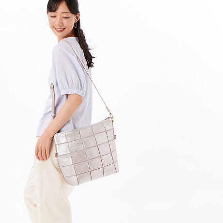 [^:30-00-00002]s[NXs[N PEAKS PEAK / vpb`[N܂2wayV_[fUC|Cgo̐ElЂƂJɎdグṽV_[obOBlpJbgꂽU[p[c𒚔JɃpb`[NɖDAfpłȂꂽ\̃obOłBgނقǂɐ[܂镗ƎdȂł͂̉݁Bl̃i`JWAɍ킹₷V_[obOłBV_[ЂTCh㕔ƒɂĂāAЂꏊɂďcV_[ƌ܂V_[ɂȂ2EFC^CvBA4pTCYŒʋ΂ɂ߁BjZbNXŎg镵͋C|CgłBAeVȄi͖{vgpĂ܂B{v̓㐅G(JAȂ)▀CŐF܂BWF̂mƂ̑gݍ킹͂TB܂AF̍ۂɎgp̂ɂcꍇ܂BCɂȂꍇ͈xAꂽłgpBẼLYV~EV͂ǂĂȂׁAVRfނȂł͂̕ƂĂ𒸂܂悤肢\グ܂BEtH(^bNJ[jɂĐtH͐FĂȂC̏Ԃ̔v֐𐁂tĒFfނłB̈׌pIȂgpɂAv̕\ʂCv̒n͔̓邱Ƃo܂BɖCAAR[ŉt̕tɂӉBĂ܂F͏CƂȂĂ܂̂ŁAߑOɂ̓_A肢܂BiڍׁyTCYzF35@26  F30  }`F10   V_[F127y|PbgzOF0 FI[v|Pbg ~2 t@Xi[|Pbg ~1yJ@zt@Xi[yd(g)z560yfށzvyYzChlVAy艿z16,940~(ō)A4pFz(10cm~20cm)F500ml{gFuhRZvgPEAKSPEAKis[NXs[NjR̒ɐit@bVjAńiNGCgj܂BVit@bVjX^C̒PEAKSPEAKłBîCɓo^肢܂yJ[gɓz̃n[g}[NNbNēׂ⃉Xg1_̂m点AZ[Ȃǂ̂m点󂯎邱Ƃł܂L̕iԂ\tBiԁF30-00-00002obO V_[obO 2EFC U[ {v ʋ ʊw fB[X Y jZbNX l JWA ArI unbillion 300000002