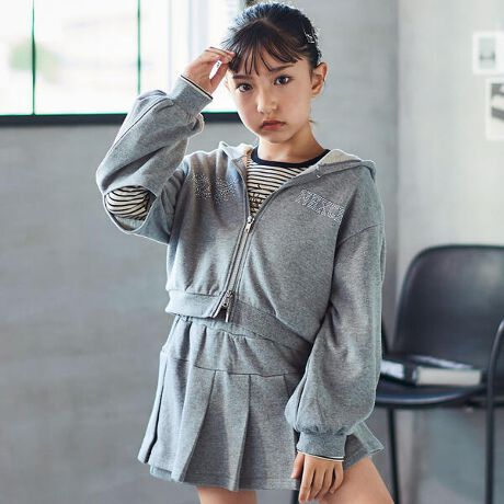 [^ԁF1862-76000]-25AW-̎qDȗvfςl܂ZbgAbvBfUCZ߂̏r̃XbggĥACełBɂ͒XVg̉HƃS̃CXg[ăANZgɁB_ut@Xi[dlŃR[f̕L܂Bv[cςXJp͉؂₩ȈۂłBɂ̓`[ăANZgɁBp[J[ƃXJp̃ZbgłPiłpł܂BVbNȃubNƍ킹₷O[2FWJBf/@\ʋCƕۉ𕹂EPgpŒpp[J[̑␞͐Lk̂XpeRŒp₷łBXJp͑SdlŒp₷₷łBp[J[ɘeV[|PbgB25H~ACeyDEEP EDGEzVbNȃJ[ɃGbŴfUCBH̐[݂Ɖs킹VbNȃV[YAd̂_[NgƃV[vȃVGbgBynexchic@(lNVbNjz`qǂ炨ƂȂւ̑`qǂIgiւnext stageɌghƏiꂽǂchic styleBuv؂ɂ郊AN[Yg[^t@bVŒāB