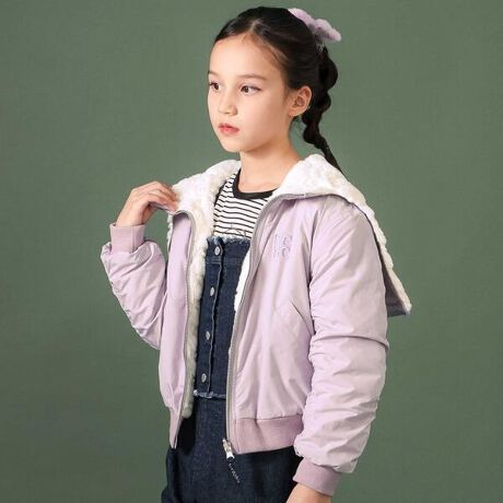 [^ԁF1865-77015]-25AW-FȃR[fy߂鏗̎qpo[VuWPbgBfUCt[hɃt@Xi[ăt[ĥ܂܎gALĉHD悤ȃR[fɂ邱Ƃł܂Bt@Xi[̎ɃShイꂽ^OăANZgɂȂĂ܂Bp[v̗̓õ[X̂悤ȃt@[ăK[[ȕ͋CBuE̗̓qÊ悤ȃt@[ĉ؂₩ȕ͋CBJ[Ƃɕ͋Ct@[Ă邩R[fɍ킹đIׂ2FIf/@\\̓nƌ򊴂̂^t^gpA͕ۉ̂t@[gpĂ܂Bt@Xi[LJ璅p₷̂|CgłB\|PbgB(t@[)ɗeV[|PbgB̏o͐nْ̍fɂ__قȂ܂B25H~ACeyDEEP EDGEzVbNȃJ[ɃGbŴfUCBH̐[݂Ɖs킹VbNȃV[YAd̂_[NgƃV[vȃVGbgBynexchic@(lNVbNjz`qǂ炨ƂȂւ̑`qǂIgiւnext stageɌghƏiꂽǂchic styleBuv؂ɂ郊AN[Yg[^t@bVŒāB