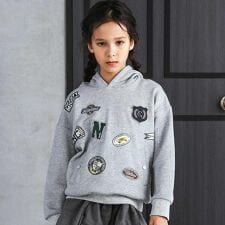 ロゴバッチ裏毛フーディ(110~150cm)