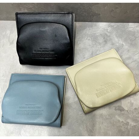 [^:20097]\tgȃX[XvƓ̒芴V{^vgݍ킹A \ʂ͎݂ǂAʂ͌^ꂵɂfގgB zCg̓ƑO̗̊IWiu[`V[YłBX^_[hȏDɉ܌K𑕔BDAKAJ[hȂǂPŃRpNgɎ^ׂ܂BJ[h|Pbg6 / D1 / |Pbg2/ K11997NɃV[YuhƂăX^[gB ̘gɂƂȂzA[񂾃fUC[NV[Y͂̎A XgCbNVѐŜ镞e[}ɍO킸̃fUC͒ڂ𗁂ёĂB