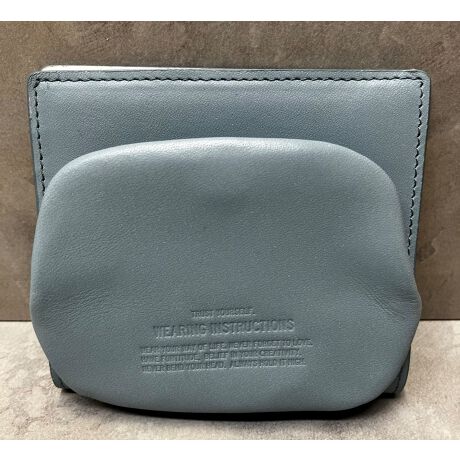 [^:20097]\tgȃX[XvƓ̒芴V{^vgݍ킹A \ʂ͎݂ǂAʂ͌^ꂵɂfގgB zCg̓ƑO̗̊IWiu[`V[YłBX^_[hȏDɉ܌K𑕔BDAKAJ[hȂǂPŃRpNgɎ^ׂ܂BJ[h|Pbg6 / D1 / |Pbg2/ K11997NɃV[YuhƂăX^[gB ̘gɂƂȂzA[񂾃fUC[NV[Y͂̎A XgCbNVѐŜ镞e[}ɍO킸̃fUC͒ڂ𗁂ёĂB