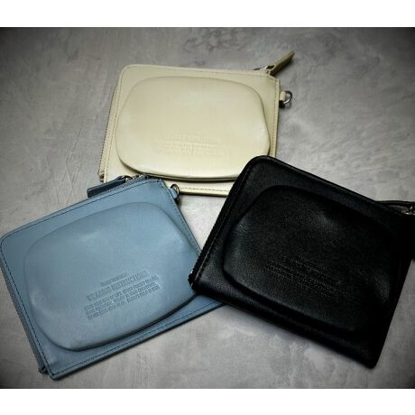 [^:20098]\tgȃX[XvƓ̒芴V{^vgݍ킹A \ʂ͎݂ǂAʂ͌^ꂵɂfގgB zCg̓ƑO̗̊IWiu[`V[YłBRpNgLFDɏDɉ܌K𑕔BDAKAJ[hȂǂPŃRpNgɎ^ׂ܂BXgbvȂǂɘA\DOtBD2 / K21997NɃV[YuhƂăX^[gB ̘gɂƂȂzA[񂾃fUC[NV[Y͂̎A XgCbNVѐŜ镞e[}ɍO킸̃fUC͒ڂ𗁂ёĂB