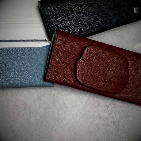 [^:20103]̃\tgȃV{^vƓ̒芴V{^vgݍ킹܂BS^ʂœVả_{̌K̗p܂BzCg̓ƑO̗̊IWiu[`V[YłBV{fނ̈׃ANeBuȈۂłBX^_[hȊɉ܌K𑕔BKꂪQȂ̂ŕЕʗprĎgpł֗ȎdlłB1997NɃV[YuhƂăX^[gB̘gɂƂȂzA[񂾃fUC[NV[Y͂̎AXgCbNVѐŜ镞e[}ɍO킸̃fUC͒ڂ𗁂ёĂBJ[h|Pbg12/D1/K2/|Pbg3/O|Pbg1