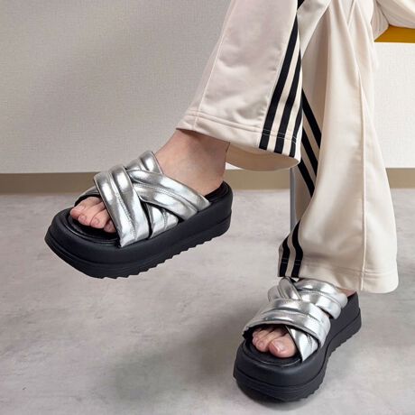 [^:7005]lus. / XhbgyƗ邨y|Cg̃pfbhT_zpointg킸EłXC_[^CvŃfC[gɂ߁BbNXAՂۂ݂̂tH炵fUCڂ䂫܂B悢\[ł肰ȂX^CAbvłƂ낪|CgBCvXR[fŃOV[Y􂷂T_̓[h[uɓĂ݂łBcoordinateL~s[XZbgAbvX^CȂǂƂR[fɃANZgƂėƁXg[gpcifjj⃏ChpcɁATVc⃁bVjbgƍ킹ă^EJWAȃX^CɂBcolorAC{[EubNEVo[sizeSTCY@23.0cmMTCY@23.5cmLTCY@24.0cmLLTCY@24.5cmspecd@365g (MTCYБ)\[̌݁@OF4.0cm^q[F5.5cmC̔jɂĂ̂肢C̔jẢɂ܂Ă͏iɕsǂȂoׂĂĂ܂BČ̂˗͂܂悤肢\グ܂Bi摜̐Fɂāi摜͌̓₨g̃p\RȂǂ̉{ɂۂ̐FƈقȂČꍇ܂Bɋ߂FɂȂ悤w߂ĎBeĂ܂A炩߂܂悤肢\グ܂B