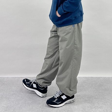 [^ԁF3754116]ɃSꂽƂVGbg̃WK[pcłB炩ē₷iCfނgpĂ܂BnNт̃gRbgɂ邱ƂŕۉAbvBAWX^[̃EGXgSdl̂߁AE͂₷̂|CgłBsXl[݂̂̃VvȃfUCŁAfC[ɒ񂵂ł܂By߂̒p͏H~V[YzyzȂyňzʁyLkzȂynzy|PbgzyAWX^[zJ[LFfgF165cm pTCYF170cm FfgF165cm pTCYF170cm 