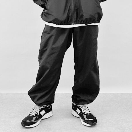 [^ԁF3754116]ɃSꂽƂVGbg̃WK[pcłB炩ē₷iCfނgpĂ܂BnNт̃gRbgɂ邱ƂŕۉAbvBAWX^[̃EGXgSdl̂߁AE͂₷̂|CgłBsXl[݂̂̃VvȃfUCŁAfC[ɒ񂵂ł܂By߂̒p͏H~V[YzyzȂyňzʁyLkzȂynzy|PbgzyAWX^[zJ[LFfgF165cm pTCYF170cm FfgF165cm pTCYF170cm 