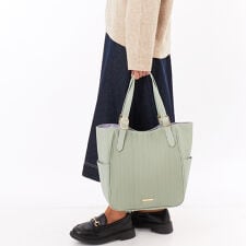 ボディドレッシング トートバッグ A4 レディース 大人 通勤 プリーツ 合皮 軽量