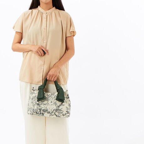 [^:13220]ACR2WAYobOB킢炵Əi˔fUCŁAp͂MtgɂœKȃACełBt̃V_[𑕒Ύ΂ߊ|ɁBN₩ȃJ[Rr̗noĂoyĂ܂B