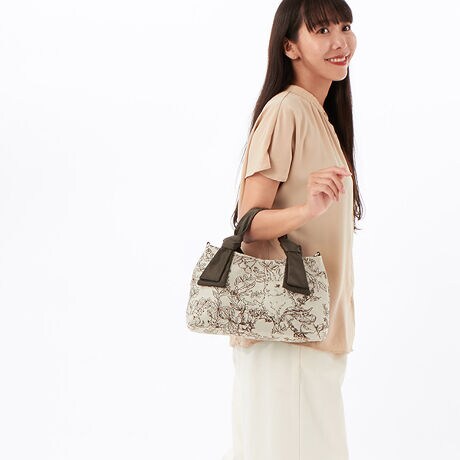 [^:13220]ACR2WAYobOB킢炵Əi˔fUCŁAp͂MtgɂœKȃACełBt̃V_[𑕒Ύ΂ߊ|ɁBN₩ȃJ[Rr̗noĂoyĂ܂B