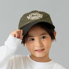 刺繍入りバイカラーキャップ