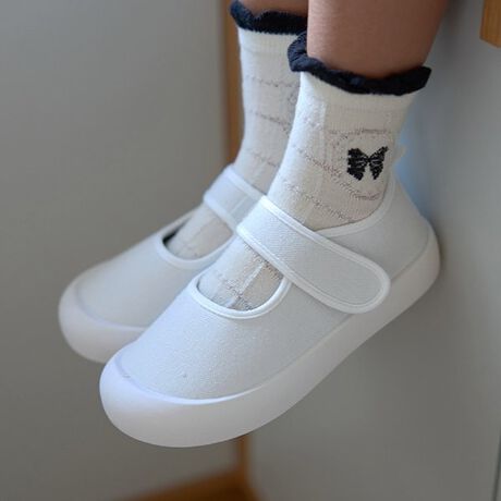 [^ԁF3051421]ʃe[vŃpJbƊJALė₷Xj[J[łBDJ[ƃmg[4FWJő؂₩ɍʂ܂BJWAR[fɂK[[R[fɂ҂̃Xj[J[łBC̃TCY\L͏iy[WƈقȂ܂Biy[W̃TCY\LQƂBfpʐ^菤iʐ^łɋ߂FłBfډ摜̏i̐F́ȀƎ˂pxɂƐFقȂꍇ܂B܂\̃TCYƎ͎኱قȂꍇ܂̂ŁA\߂B