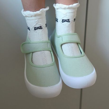 [^ԁF3051421]ʃe[vŃpJbƊJALė₷Xj[J[łBDJ[ƃmg[4FWJő؂₩ɍʂ܂BJWAR[fɂK[[R[fɂ҂̃Xj[J[łBC̃TCY\L͏iy[WƈقȂ܂Biy[W̃TCY\LQƂBfpʐ^菤iʐ^łɋ߂FłBfډ摜̏i̐F́ȀƎ˂pxɂƐFقȂꍇ܂B܂\̃TCYƎ͎኱قȂꍇ܂̂ŁA\߂B