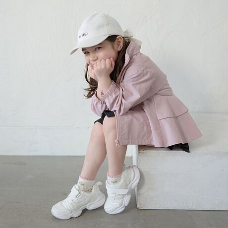 [^ԁF3041422]悢{[ꂩ킢Xj[J[łBR[fBl[g̃oX₷AX^CAbv_܂Bƕ̃n[gƃTCh̃Z}CSɂځBI[V[Y₷JoƁAEȒPȃe[vdlɂȂĂ̂ꂵ|CgłBfpʐ^菤iʐ^łɋ߂FłBfډ摜̏i̐F́ȀƎ΂pxɂƐFقȂꍇ܂BIt zCgFfTCYF18cm pTCYF19 Cg sNFfTCYF18cm pTCYF19 Cg O[FfTCYF18cm pTCYF19 