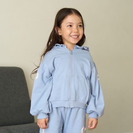 [^ԁF3053215]炵Ƌ@\˔A{CtWbvp[JłBfނ̃pc(iԁF3053109)ƂfUCŃZbgAbvŒ΃K[[ȃXEFbgR[f̊łB̂ӂƂ{[X[uƁA{C|CgBJWAȃp[JɃK[[ȃGbZXvX܂Big͂AƂoɂ҂ȈꖇłBt[h̃tAp܂ŉoBRpNgȏ䊴Ńt@Xi[߂ĂJĂAL[gȃVGbgy߂܂BZ}Cł͒Ԃ̖ыʃoCoCтgpĂ̂ŖыʂłɂAJԂĂꂢȏԂL[vfC[[XɍœKłBG߂̉HDƂĂ͂AAE^[̒ɒĂ΂Ȃ̂ŁAOV[Y􂵂܂Bs[XXJ[gƍ킹ĊÂ߂ɁApcƍ킹ăJWAɂƁAǂȃX^Cɂ킹₷\ACeBFBƂR[f߂łBfpʐ^菤iʐ^łɋ߂FłBfډ摜̏i̐F́ȀƎ˂pxɂƐFقȂꍇ܂B@܂\̃TCYƎ͎኱قȂꍇ܂̂ŁA\߂ByzȂItzCgŊmFyňzʁyLkzy|PbgzIt zCgFfgF108cm pTCYF110cm Cg sNFfgF108cm pTCYF110cm N[FfgF106cm pTCYF110cm u[ O[FfgF106cm pTCYF110cm FfgF106cm pTCYF110cm gbv O[FfgF108cm pTCYF110cm 