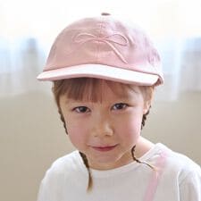 リボン刺しゅうキャップ